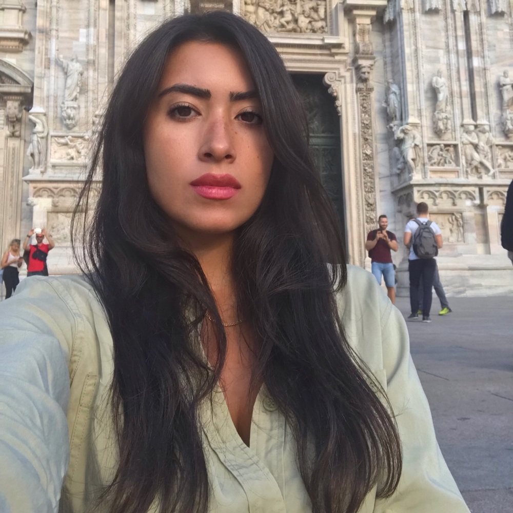Meet your Posher, Vanessa. INSTA: vane-xo